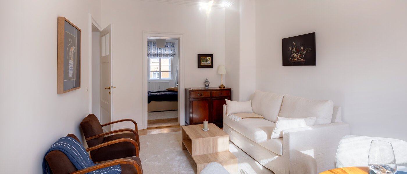 квартира München Maxvorstadt - Rund um den Josephplatz 04 гостиная 14777