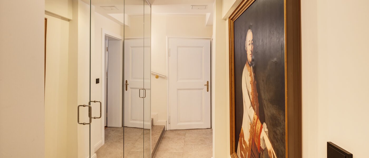 таунхаус München Schwabing 10 коридор 14779