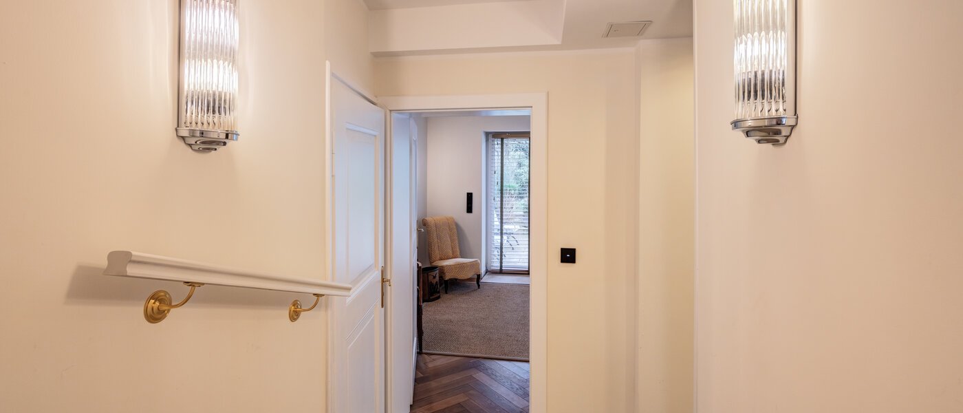 таунхаус München Schwabing 12 коридор 14779