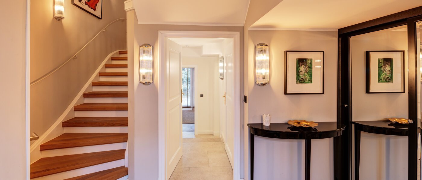 таунхаус München Schwabing 02 коридор 14779