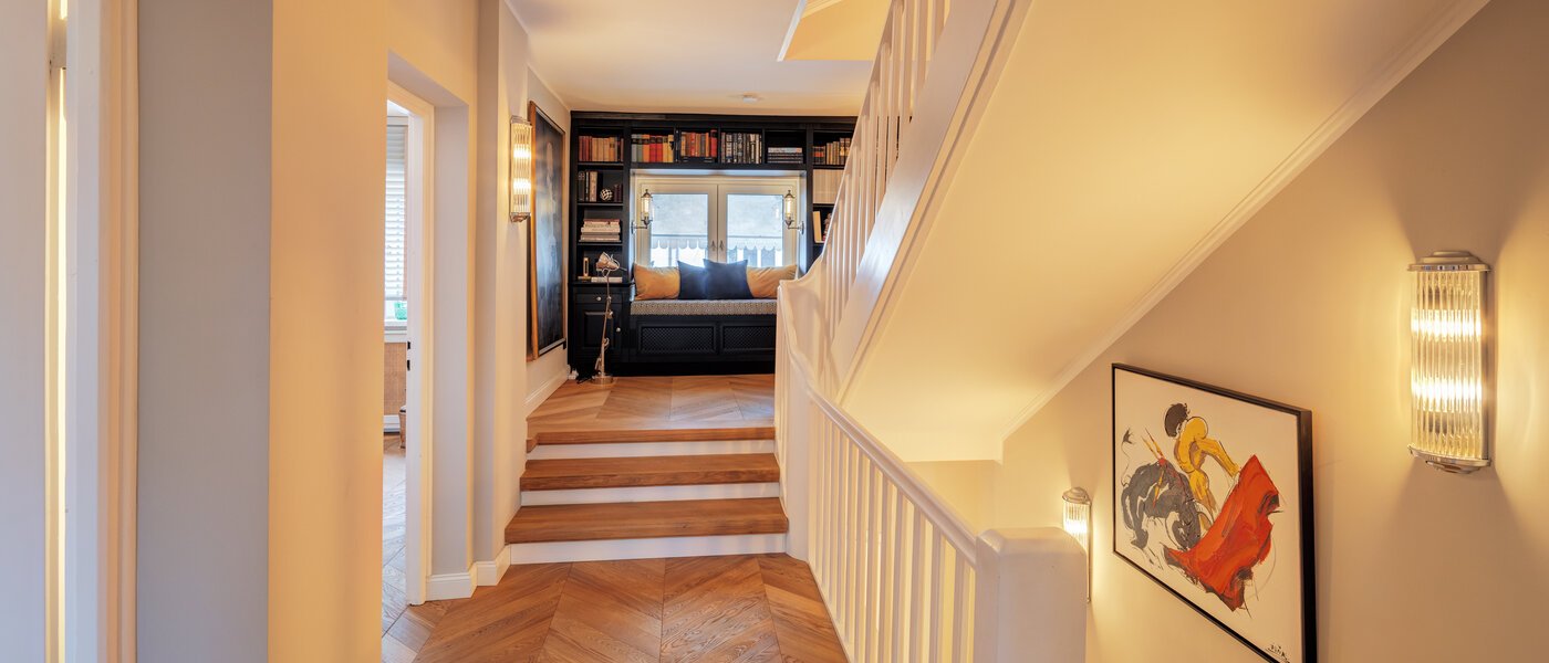 таунхаус München Schwabing 04 коридор 14779