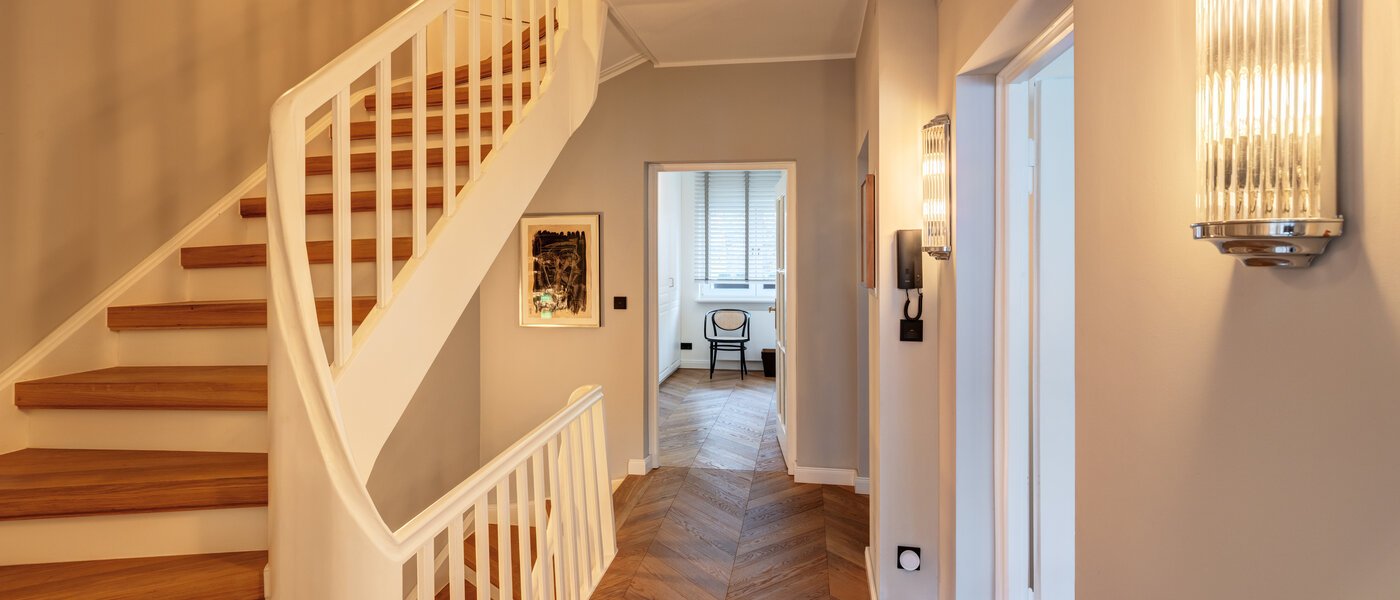 таунхаус München Schwabing 06 коридор 14779