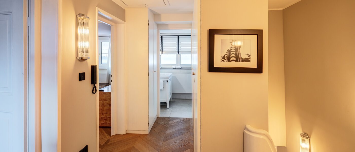 таунхаус München Schwabing 08 коридор 14779