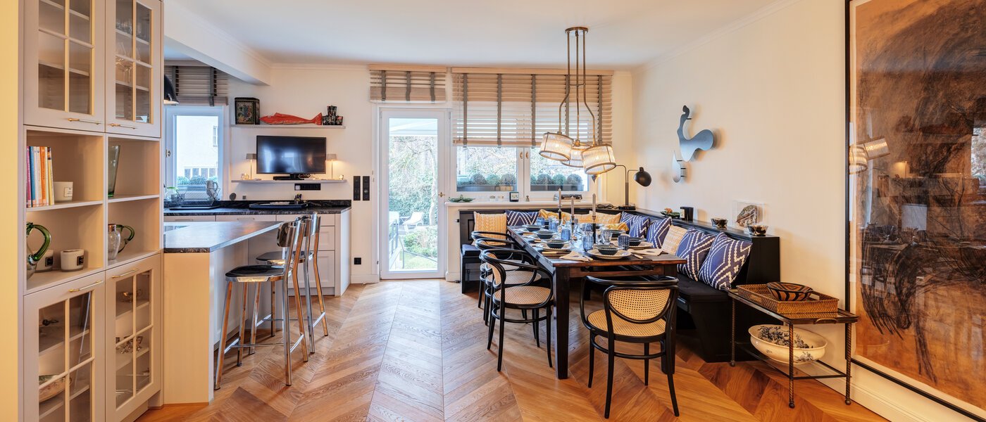 таунхаус München Schwabing 01 обеденная зона 14779