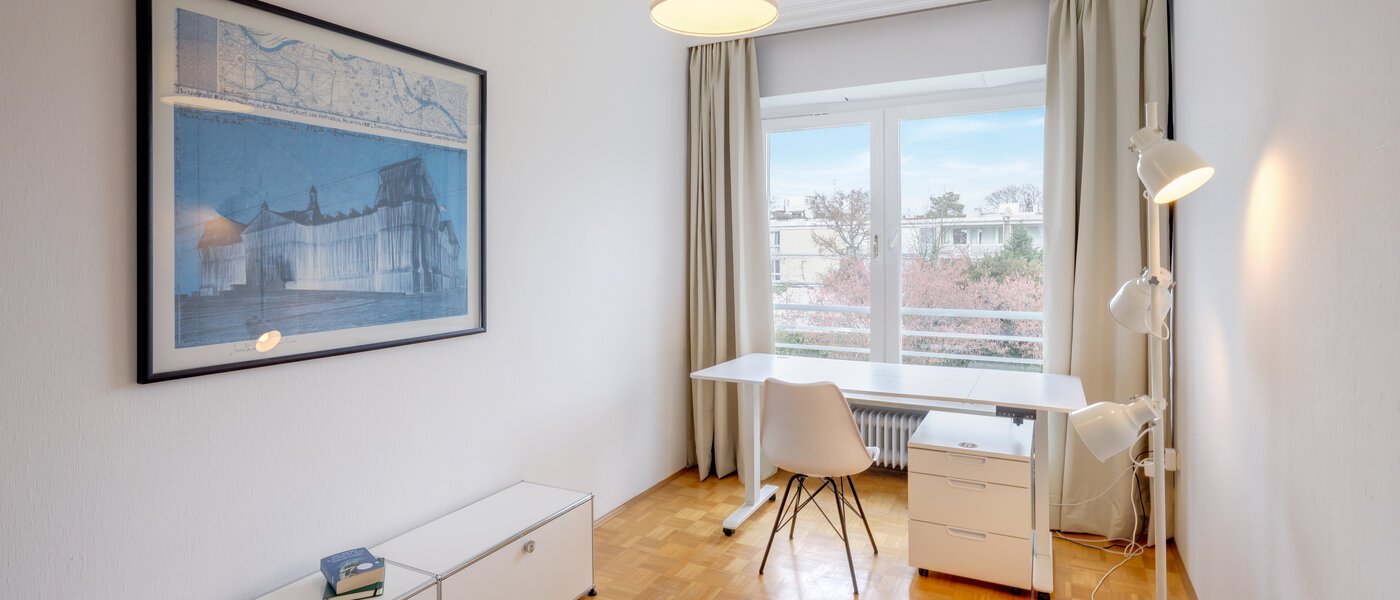 квартира München Schwabing (rechts der Leopoldstraße) 03 бюро / гостиная 14781