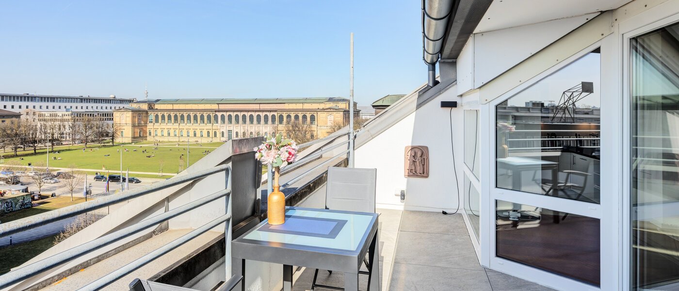 двухэтажная квартира-галерея München Maxvorstadt 01 терраса с крышей 14785