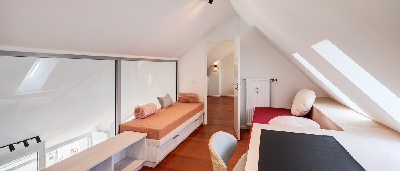 двухэтажная квартира-галерея München Maxvorstadt 02 бюро / гостиная 14785