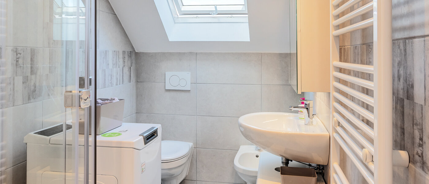 мансардная квартира München Trudering 01 ванная комната 14792