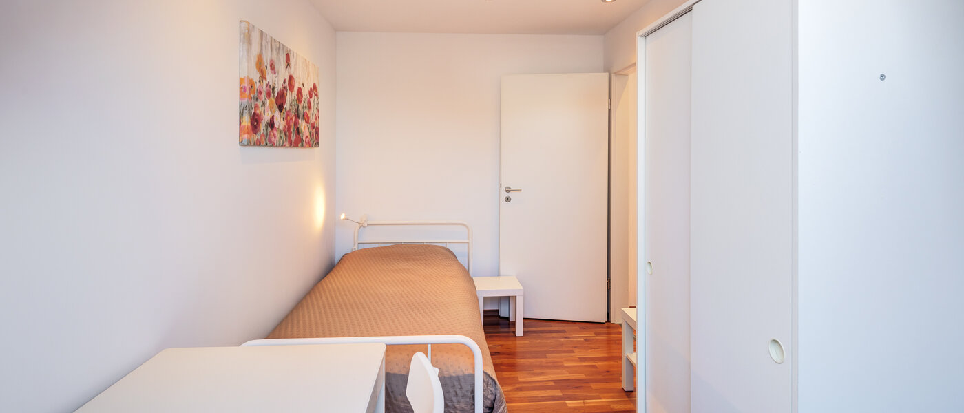 мансардная квартира München Trudering 02 2-я спальная комната 14792