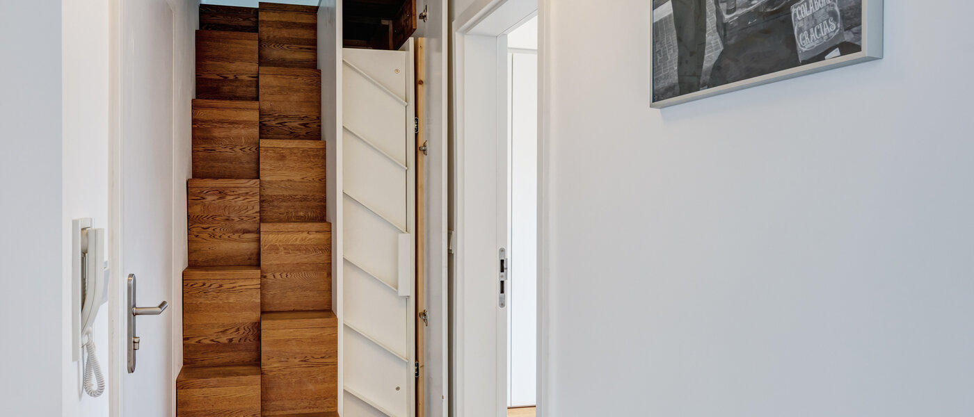 мансардная квартира München Moosach 01 коридор 14797