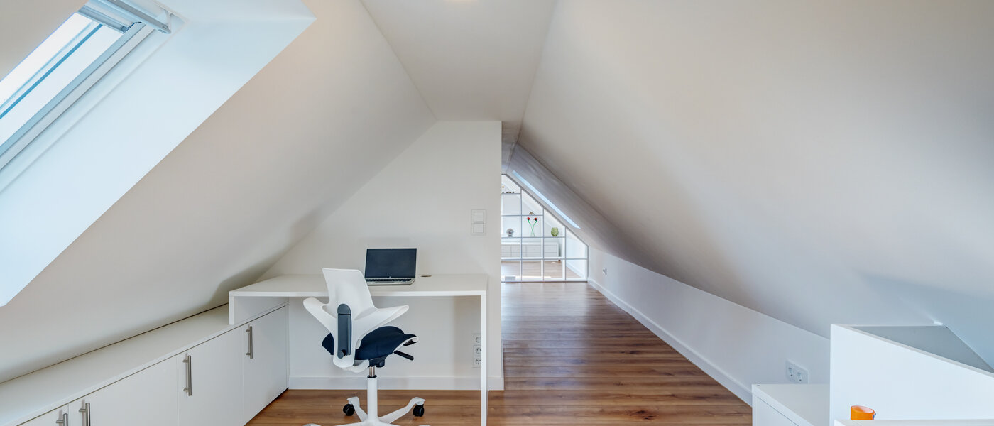 мансардная квартира München Moosach 01 рабочий кабинет 14797