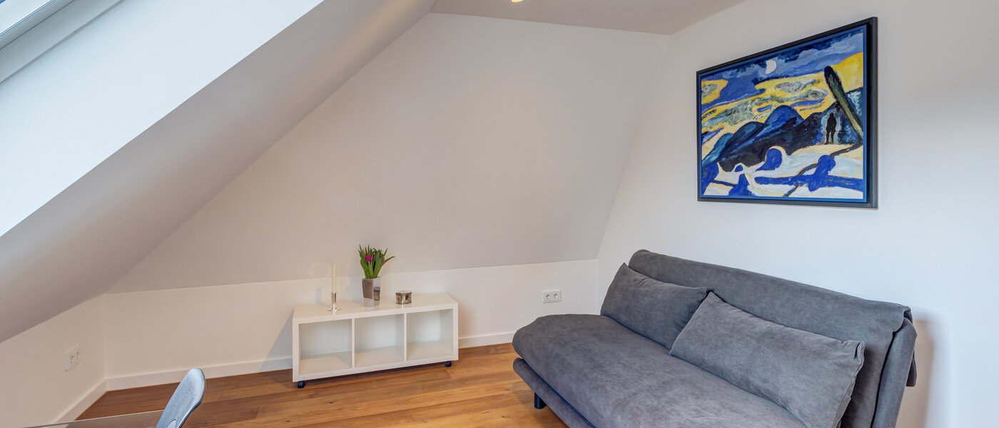 мансардная квартира München Moosach 01 бюро / гостиная 14797