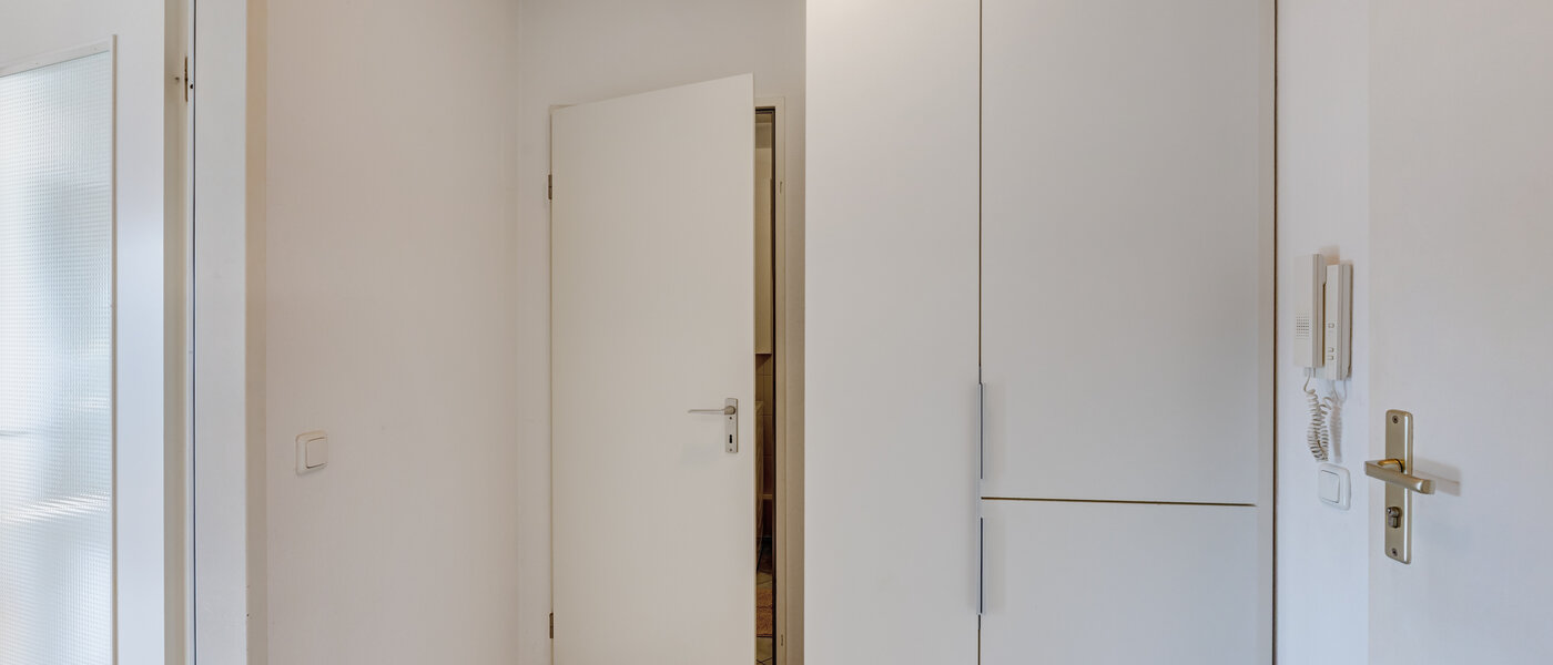 квартира München Schwabing-West 02 коридор 14801