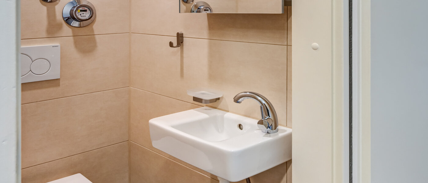 квартира Unterschleißheim 01 гостевой туалет 14802