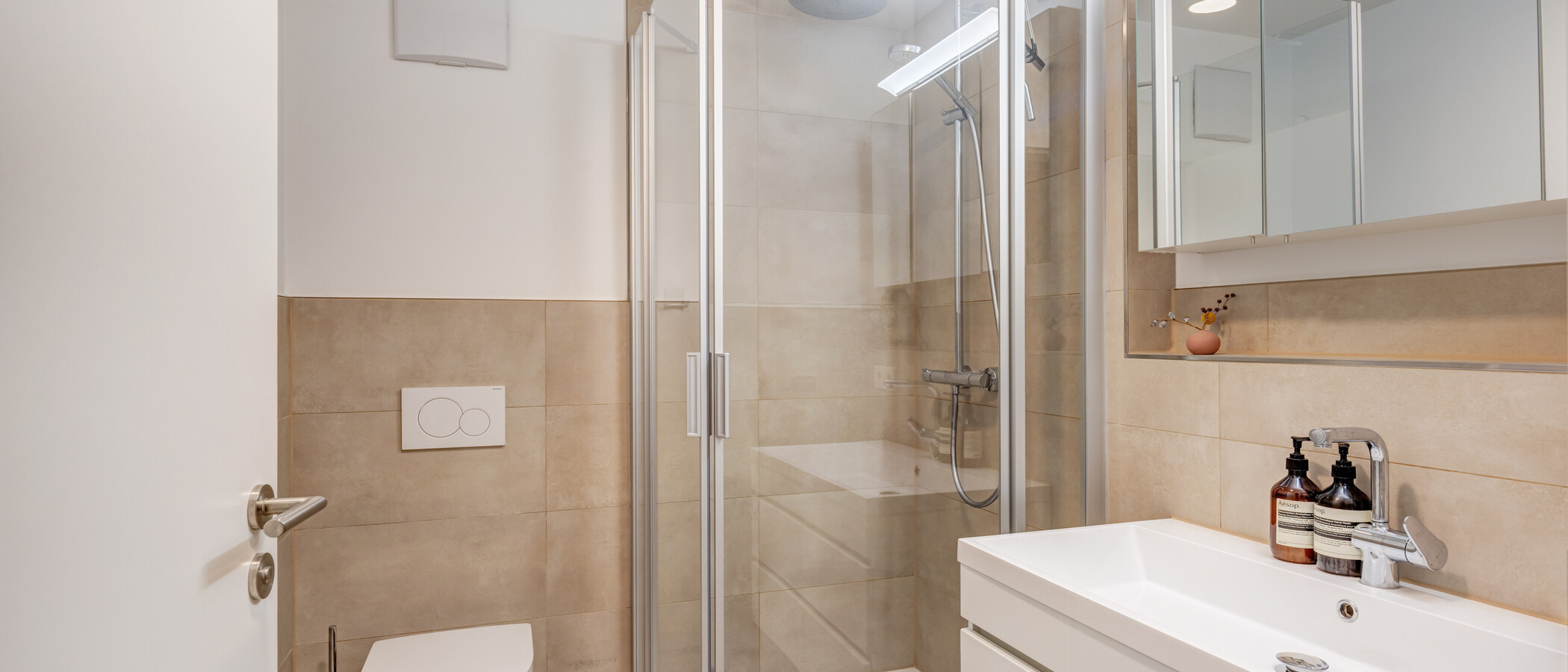 таунхаус München Harlaching 01 2-я ванная комната 14816