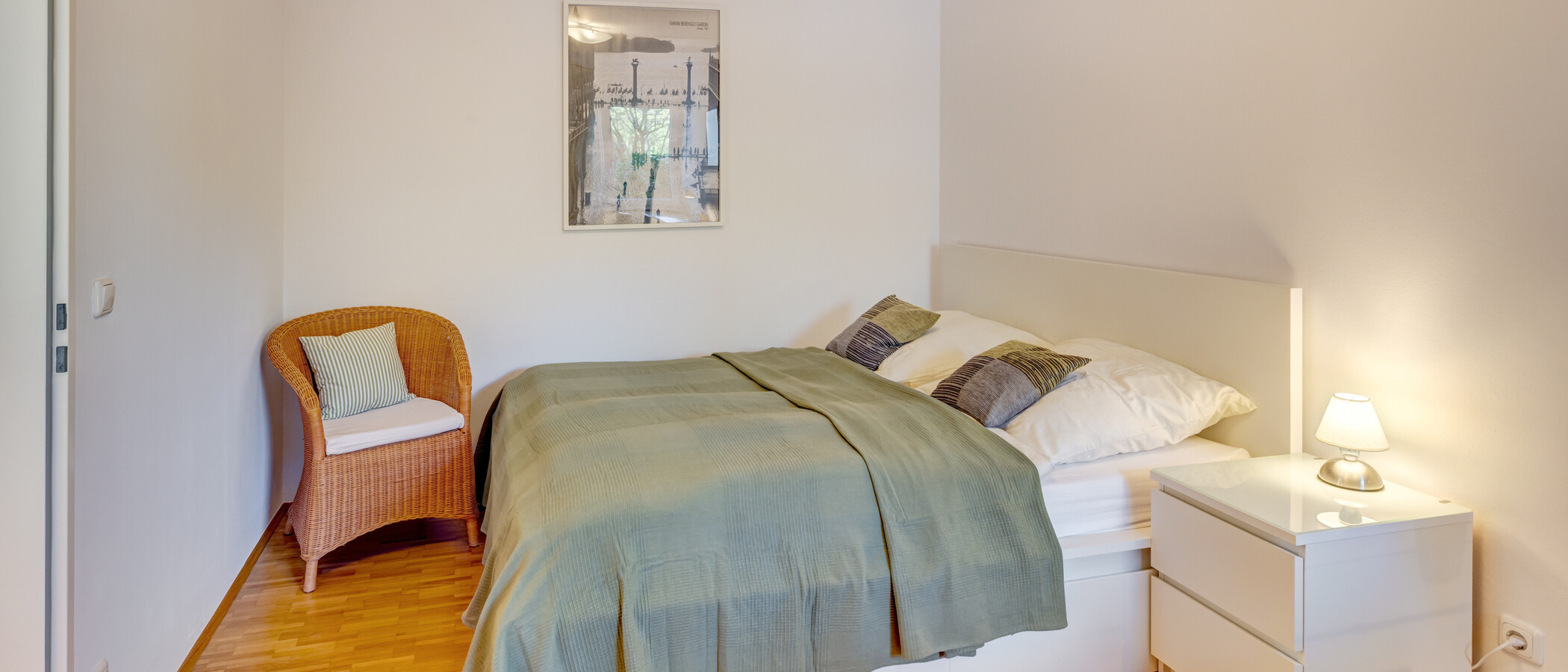 квартира München Oberföhring 01 спальная комната 14823