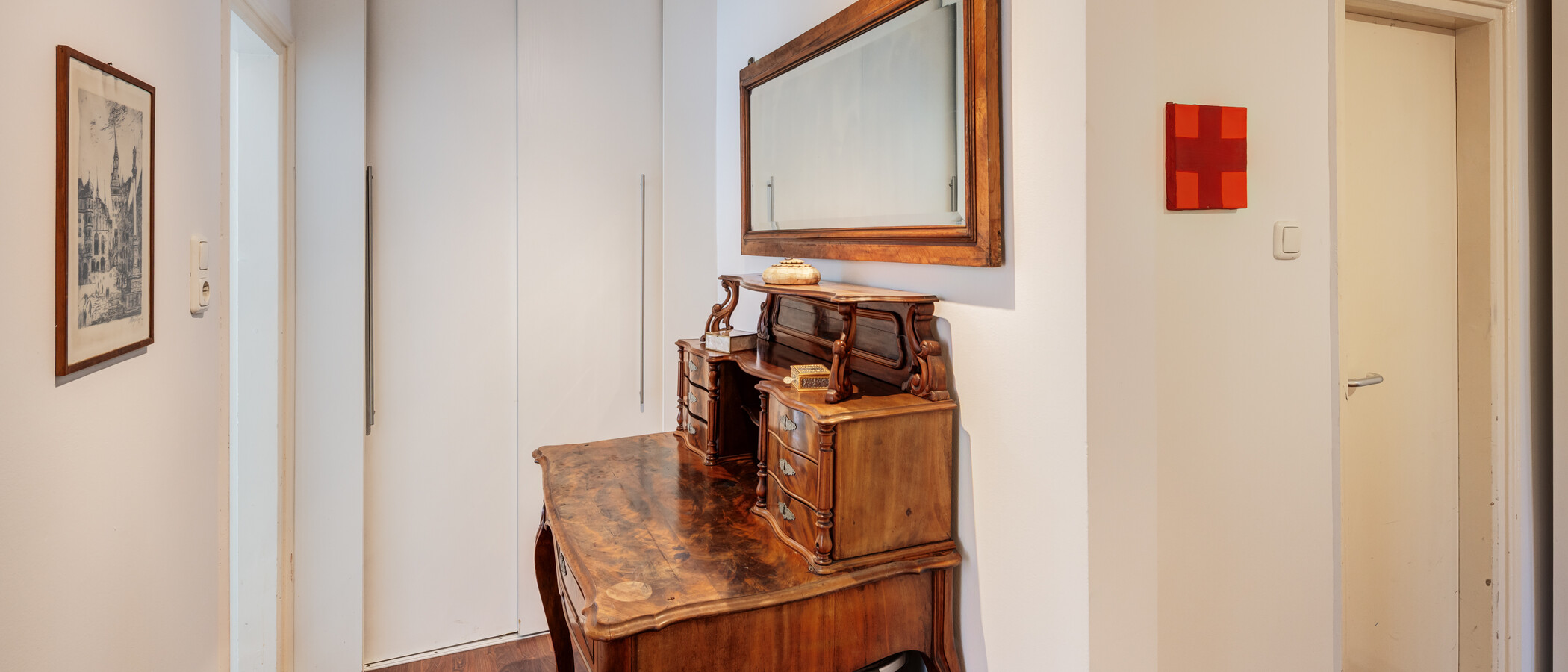 квартира München Schwabing (links der Leopoldstraße) 07 коридор 14839
