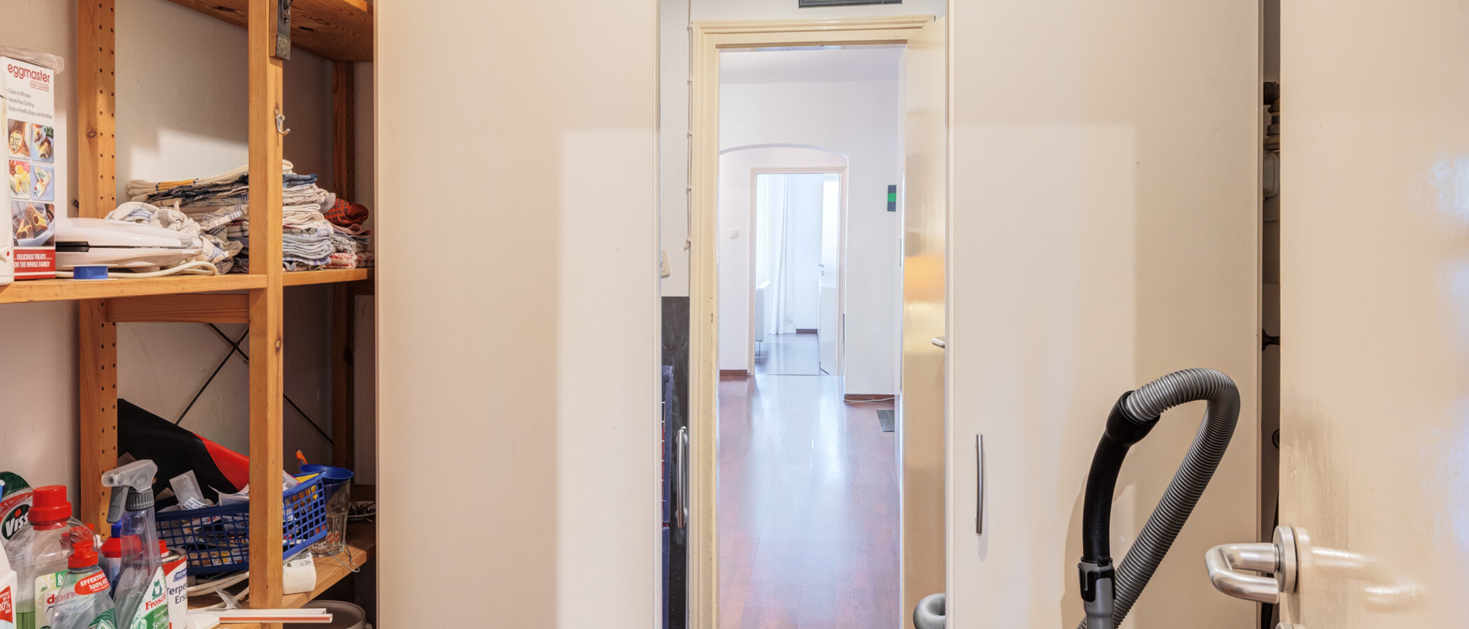квартира München Schwabing (links der Leopoldstraße) 01 кладовая 14839