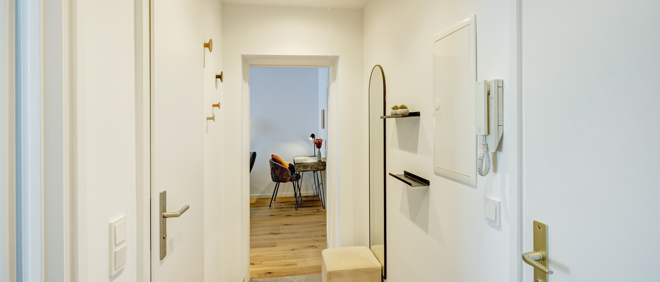 квартира München Schwabing-West 01 коридор 14841