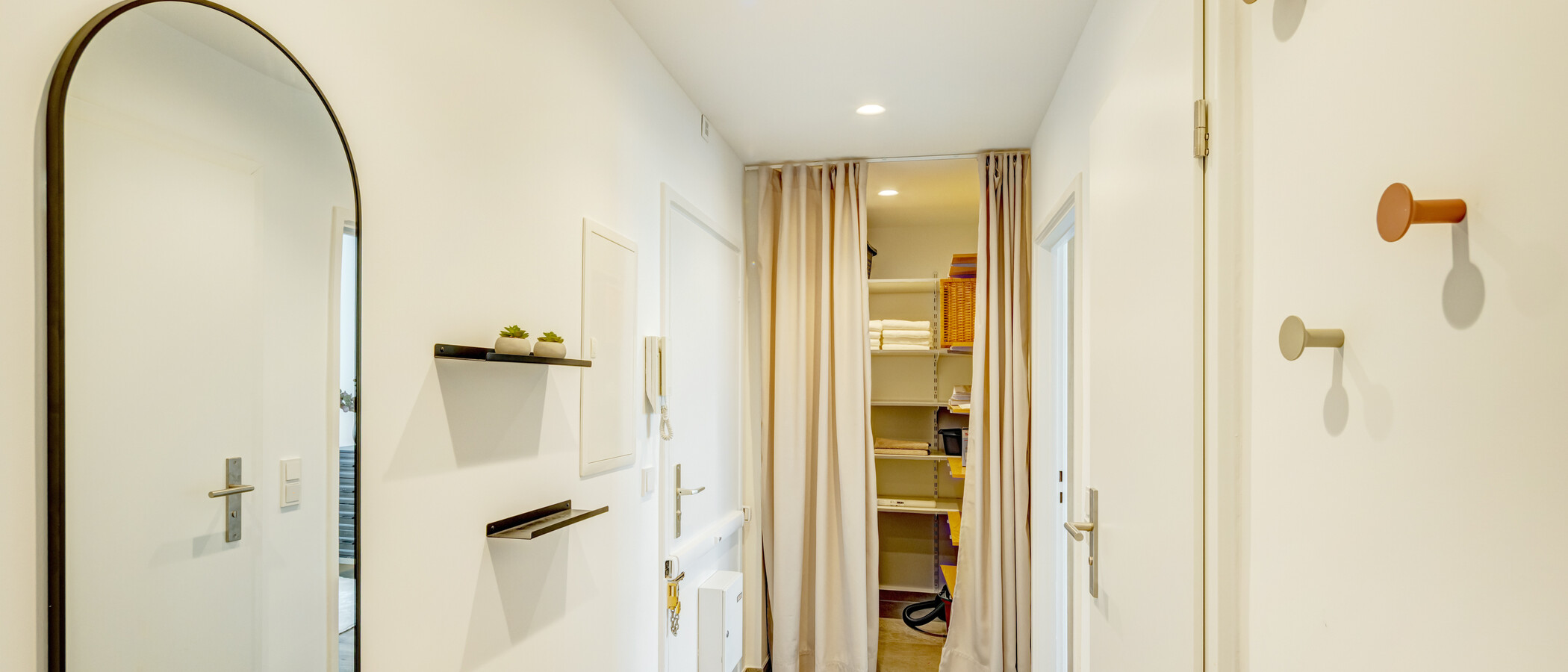 квартира München Schwabing-West 02 коридор 14841