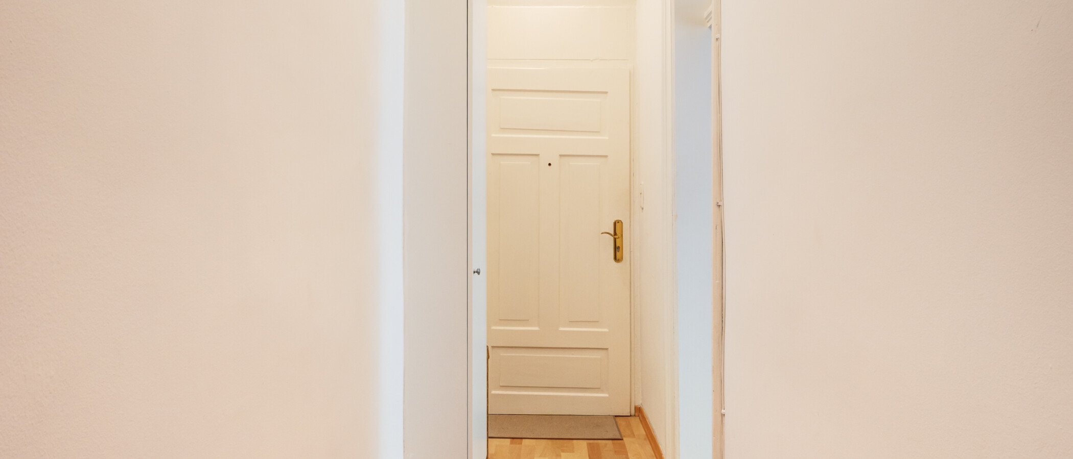 квартира München Schwabing-West 02 коридор 14894