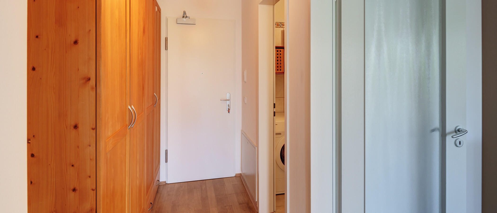 квартира München Schwabing-West 01 коридор 14901