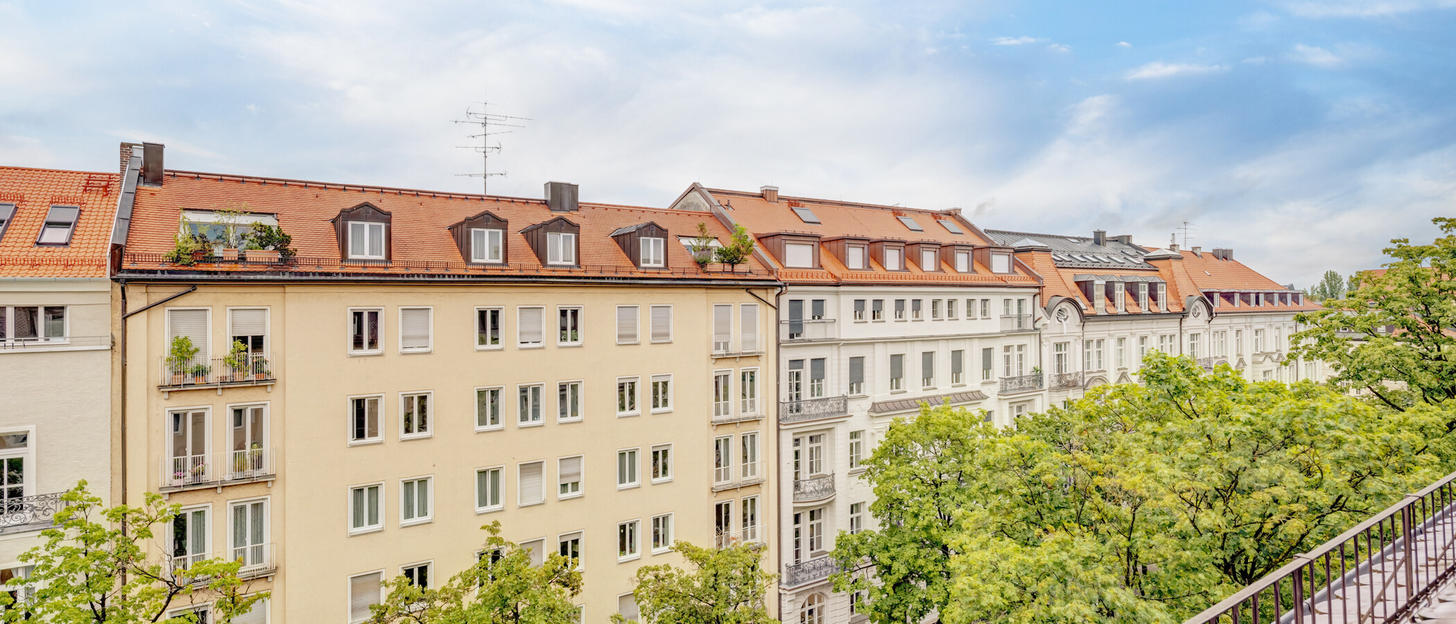двухэтажная квартира München Schwabing 04 вид из окна 14908