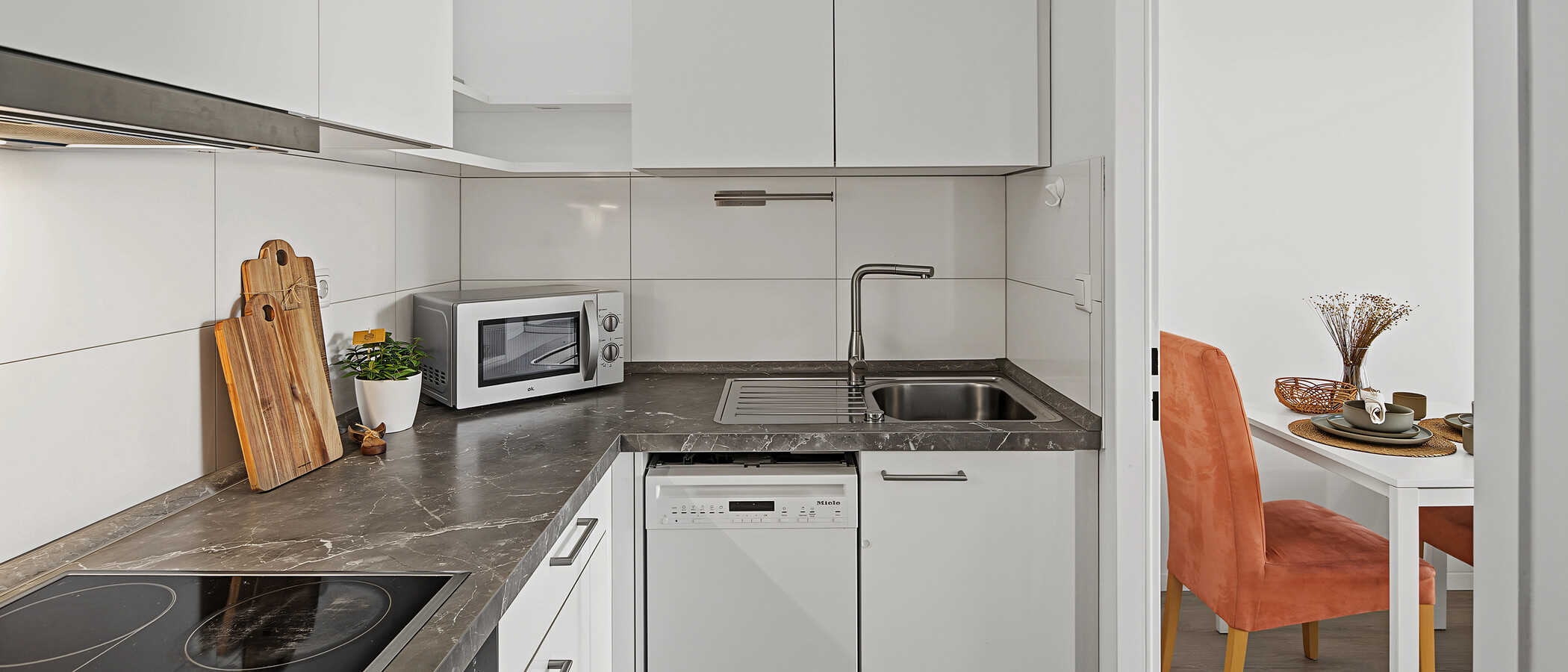 квартира München Arabellapark 02 кухня 14958