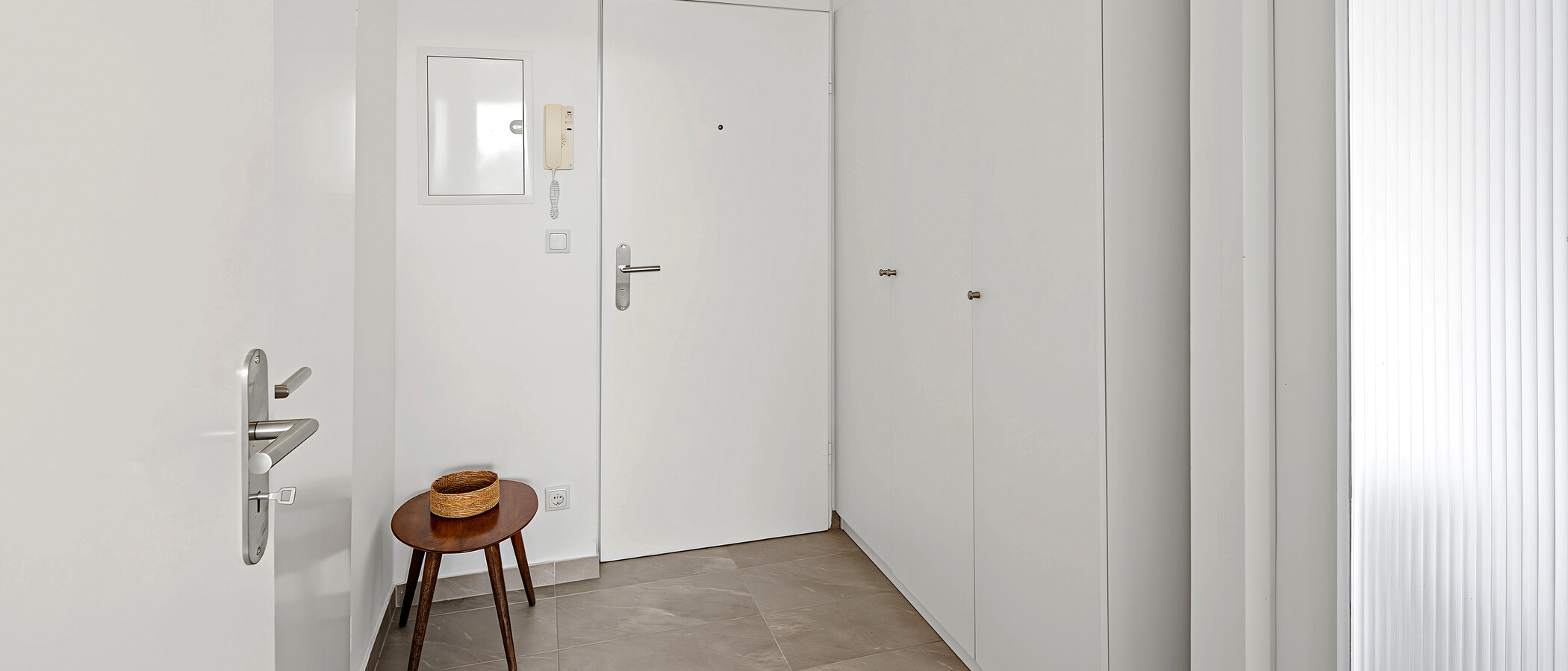 квартира München Arabellapark 01 коридор 14958