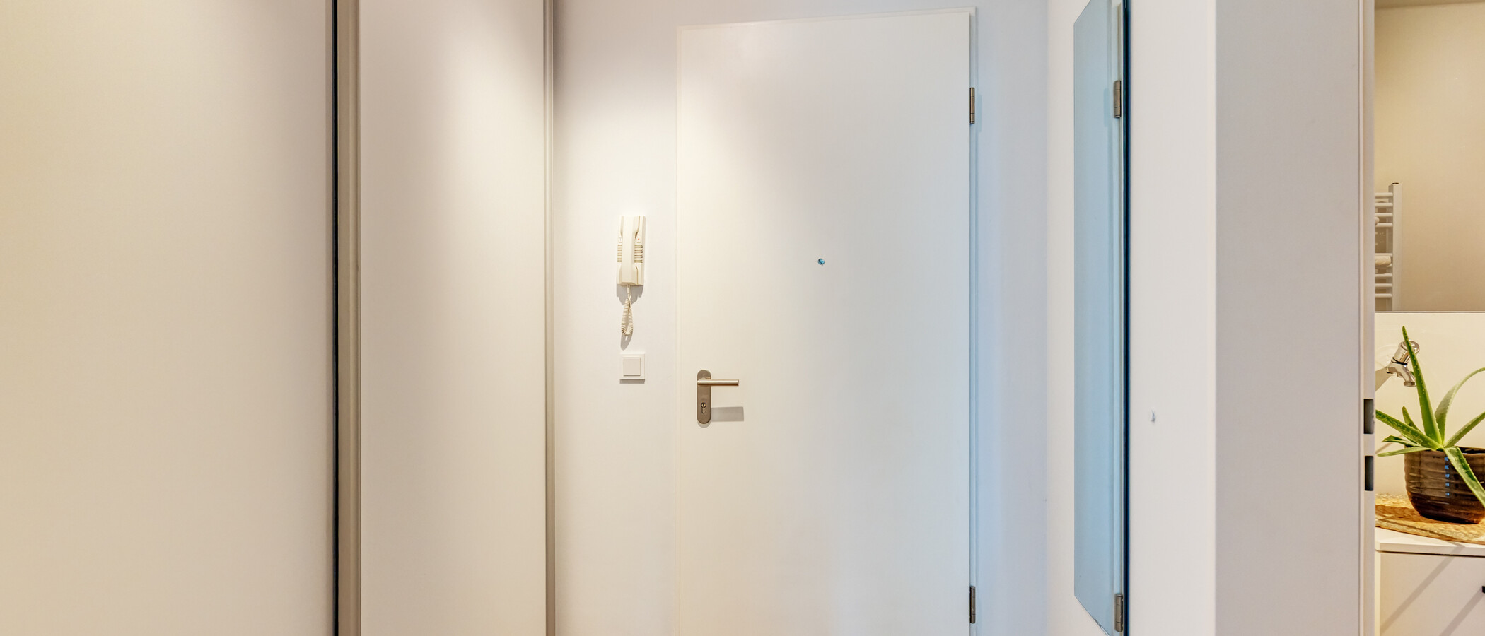 квартира München Freimann 01 коридор 15014