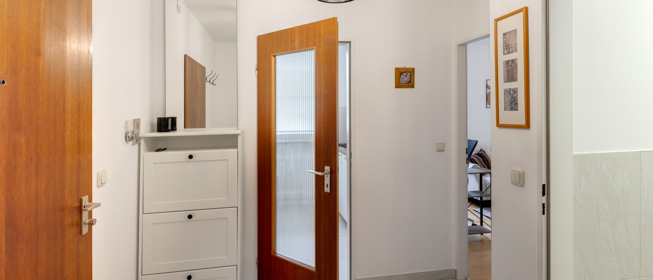 квартира München Schwabing-West 01 коридор 15039