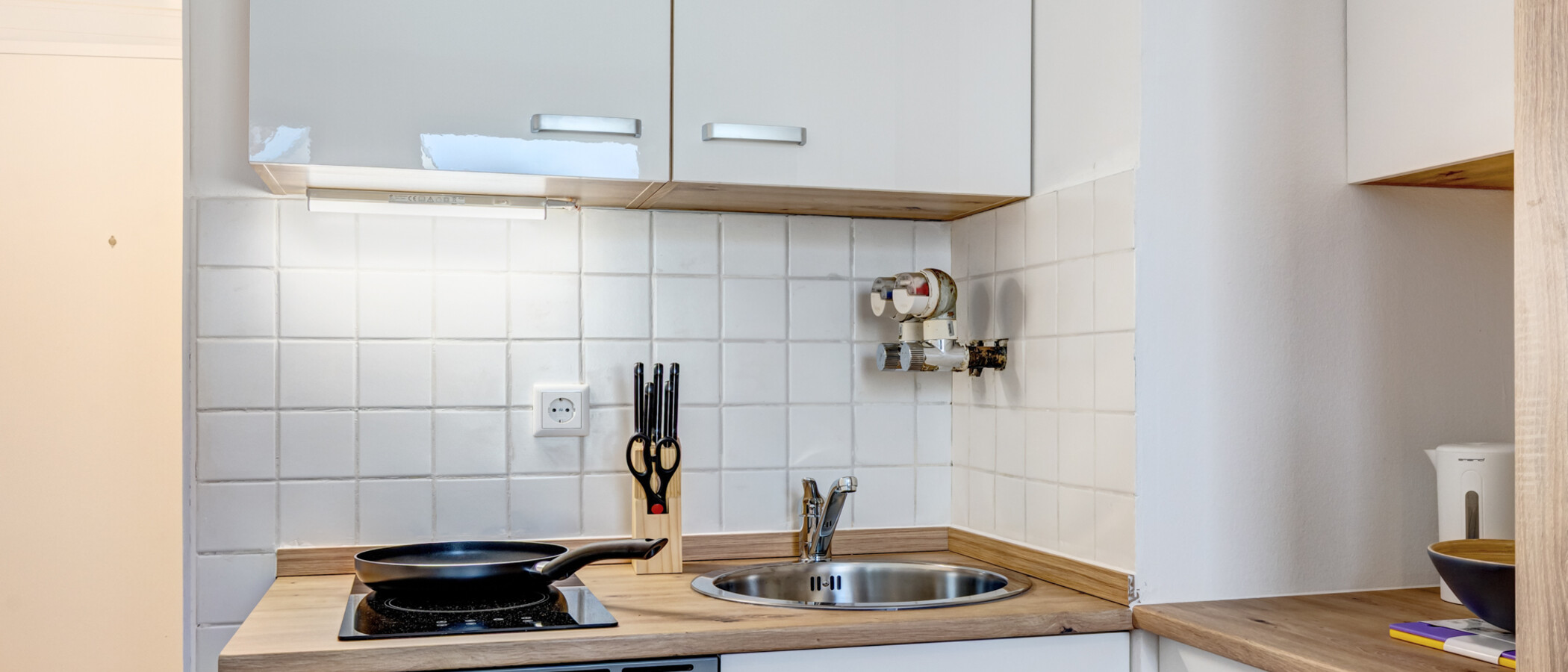 квартира München Maxvorstadt - Universitätsviertel 01 кухня 15042