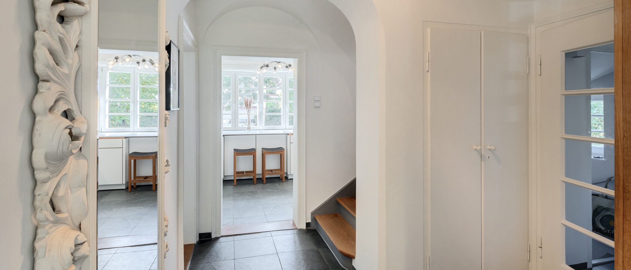 таунхаус München Nymphenburg 03 коридор 15047