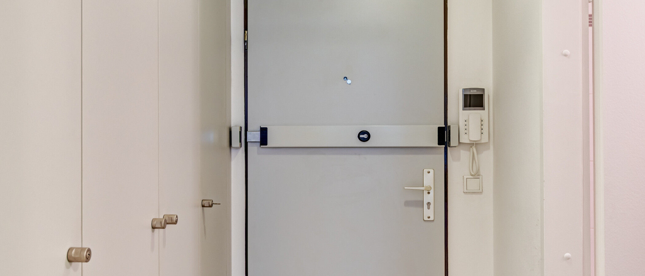 квартира München Schwabing-West (rund um den Hohenzollernplatz) 01 коридор 15057