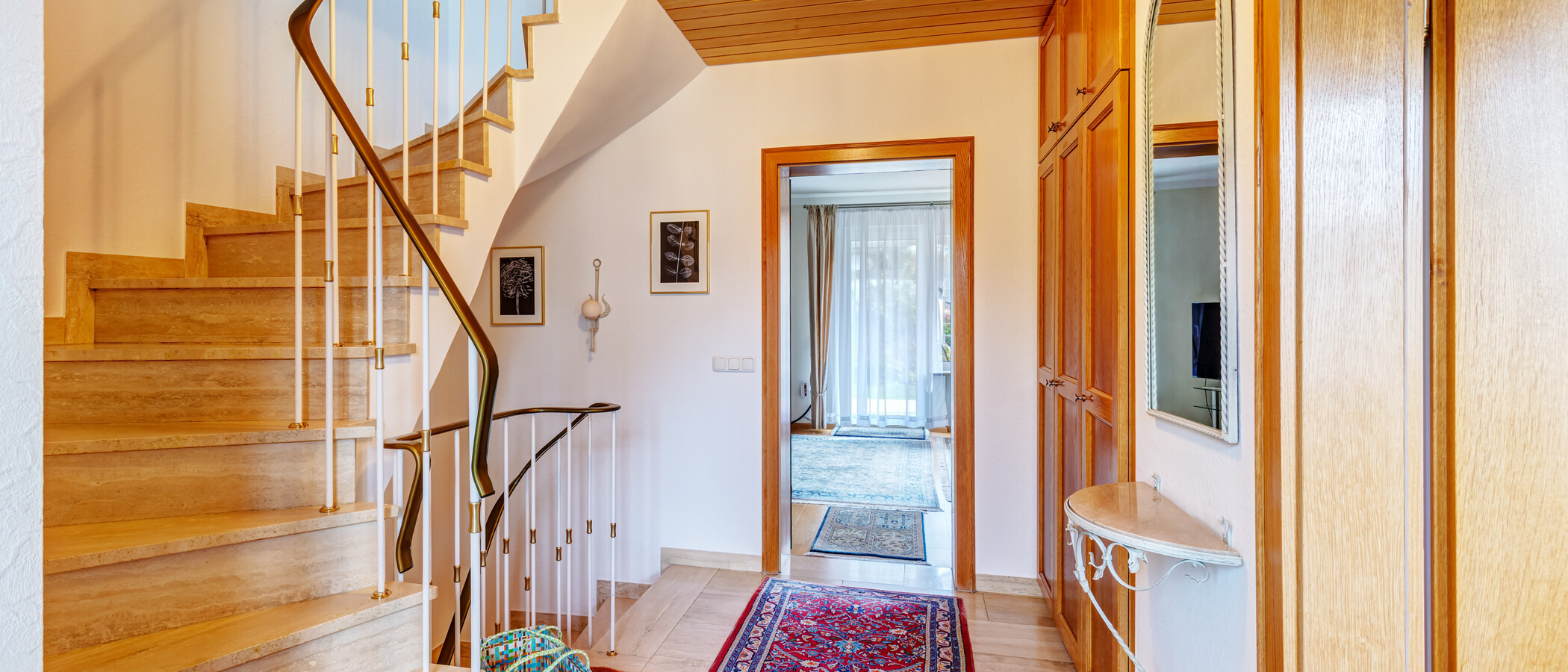 Половина двухквартирного жилого дома München Trudering 02 коридор 15059