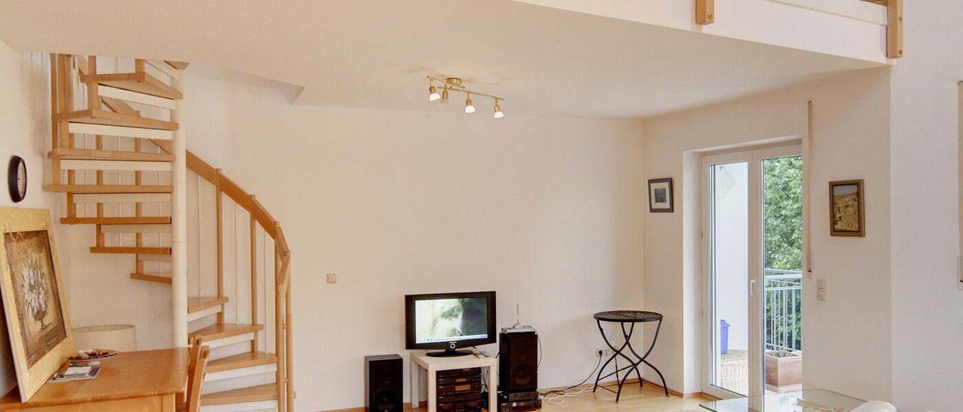 двухэтажная квартира München Waldtrudering 04 гостиная 1557