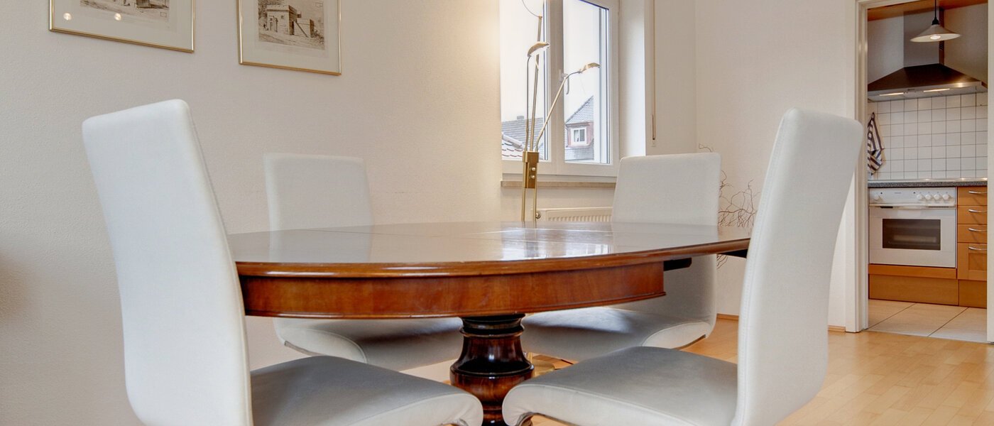 двухэтажная квартира München Waldtrudering 01 столовая 1557