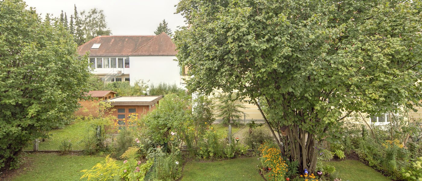 двухэтажная квартира München Waldtrudering 02 вид из окна 1557