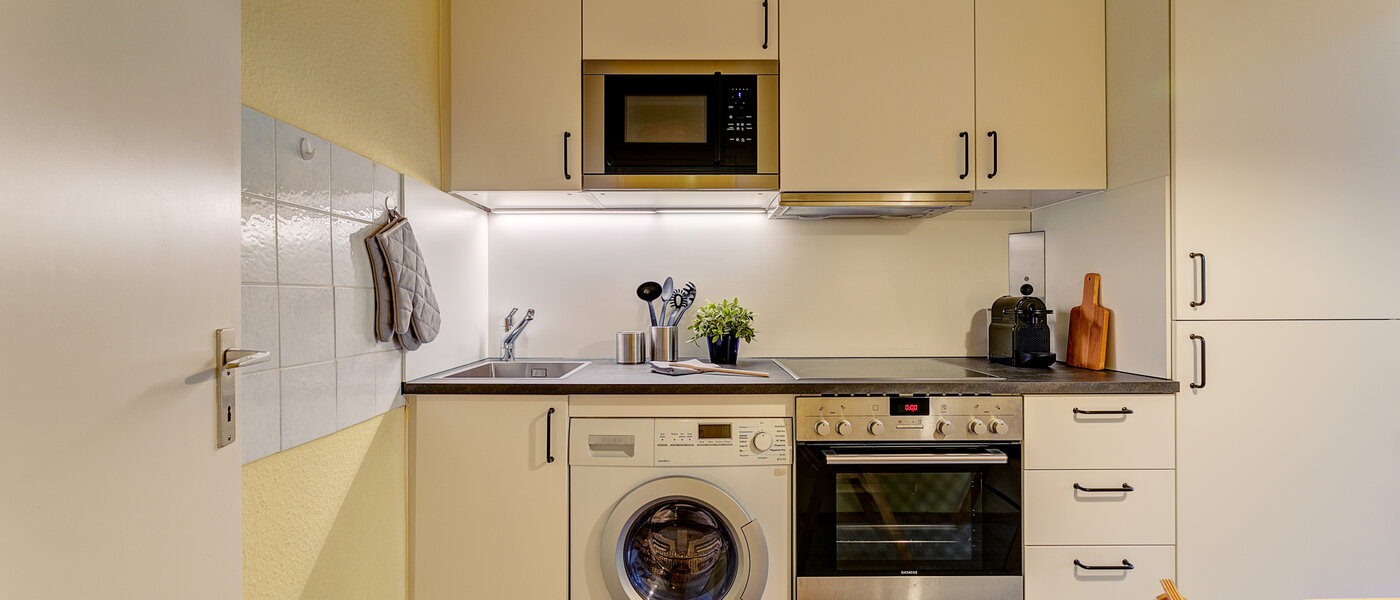 квартира München Schwabing (rechts der Leopoldstraße) 01 кухня 1666