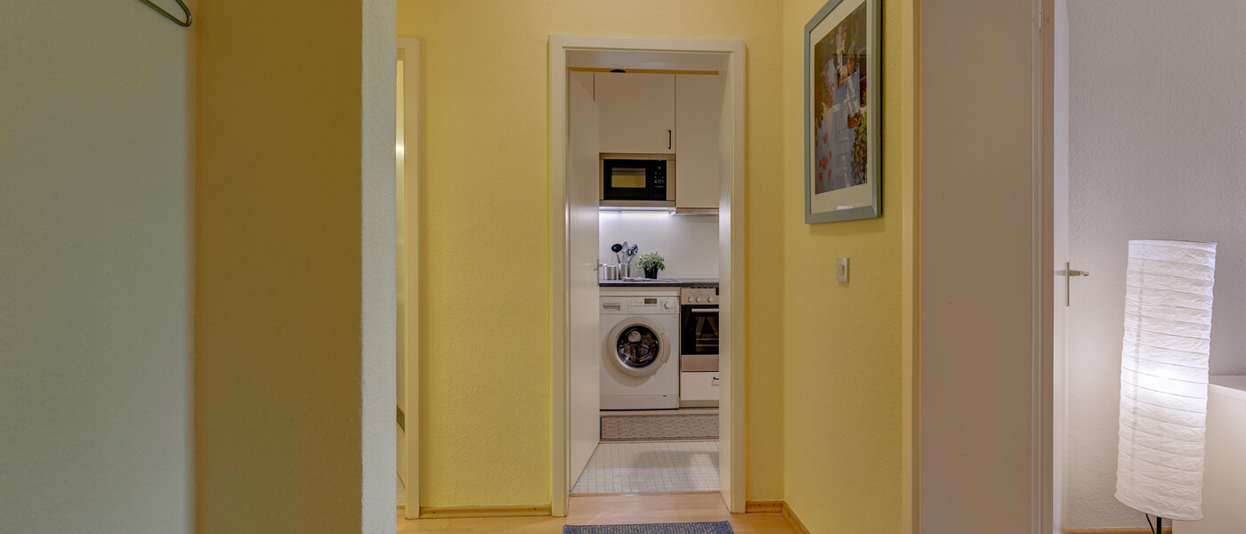 квартира München Schwabing (rechts der Leopoldstraße) 01 коридор 1666