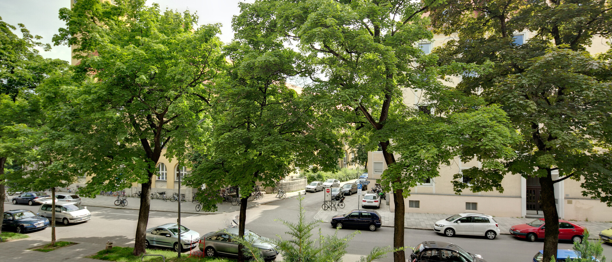 квартира München Schwabing (links der Leopoldstraße) 01 вид из окна 1680
