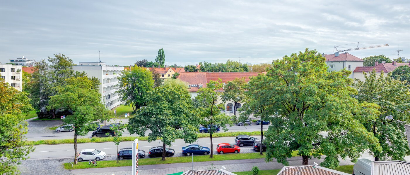 квартира München Schwabing-Nord (zw. Leopoldstraße & Englischen Garten) 02 вид из окна 1739