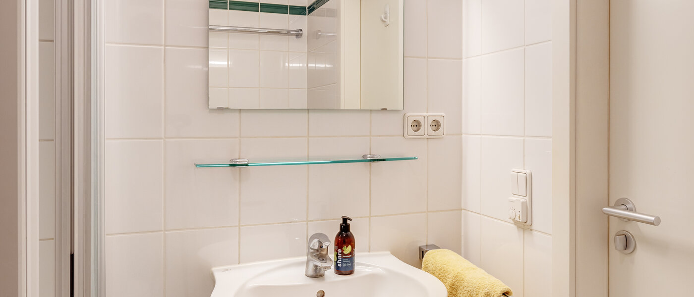 квартира München Schwabing (rechts der Leopoldstraße) 02 ванная комната 1782