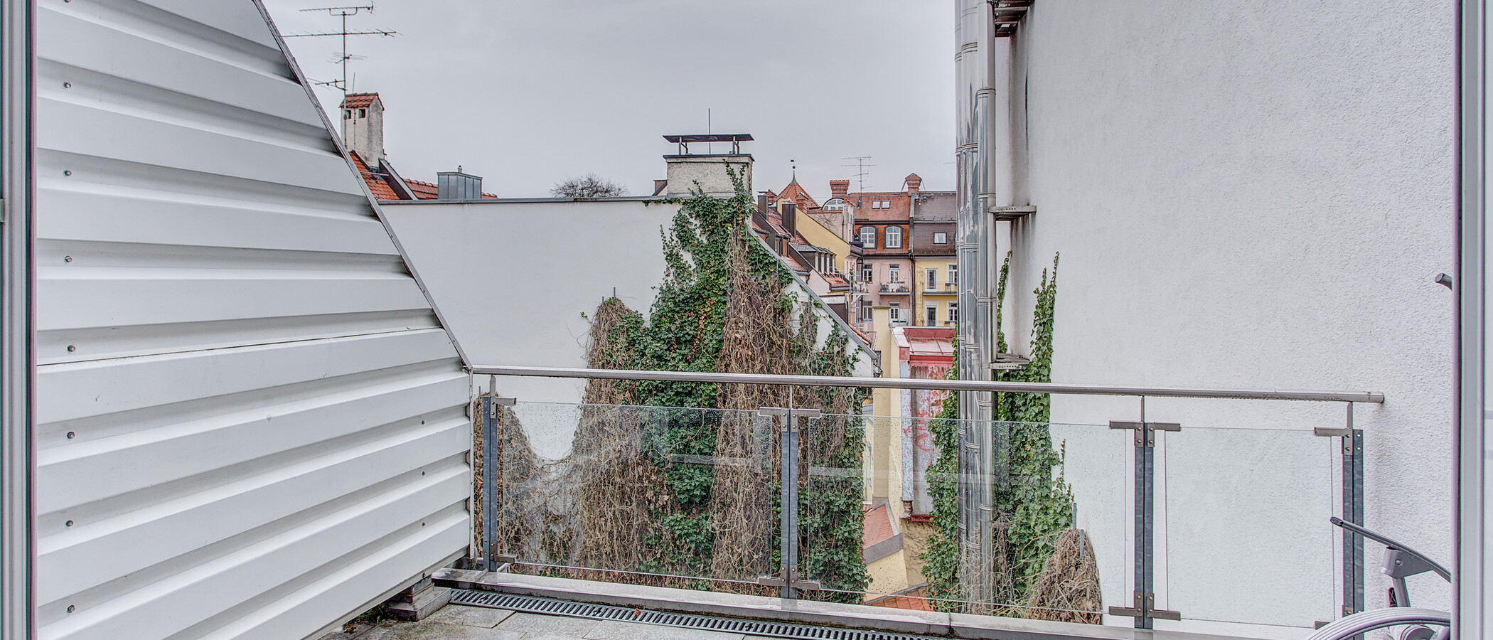 двухэтажная квартира München Schwabing (rechts der Leopoldstraße) 02 балкон 2018