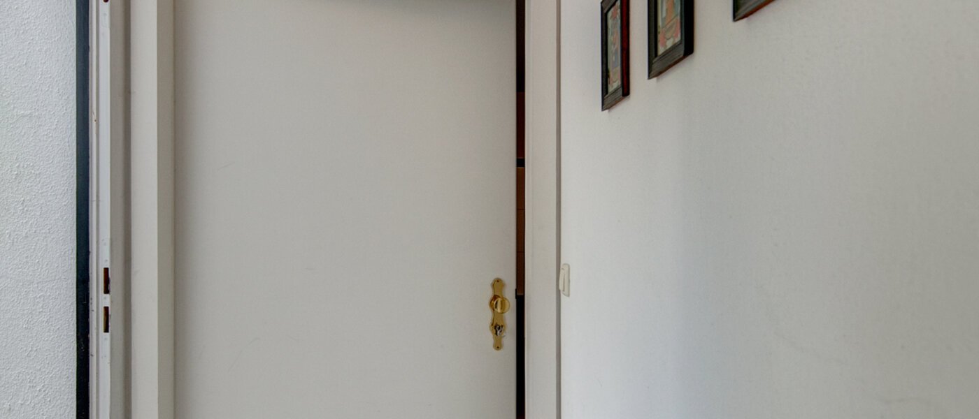 подвальная квартира Pullach im Isartal 01 коридор 2191