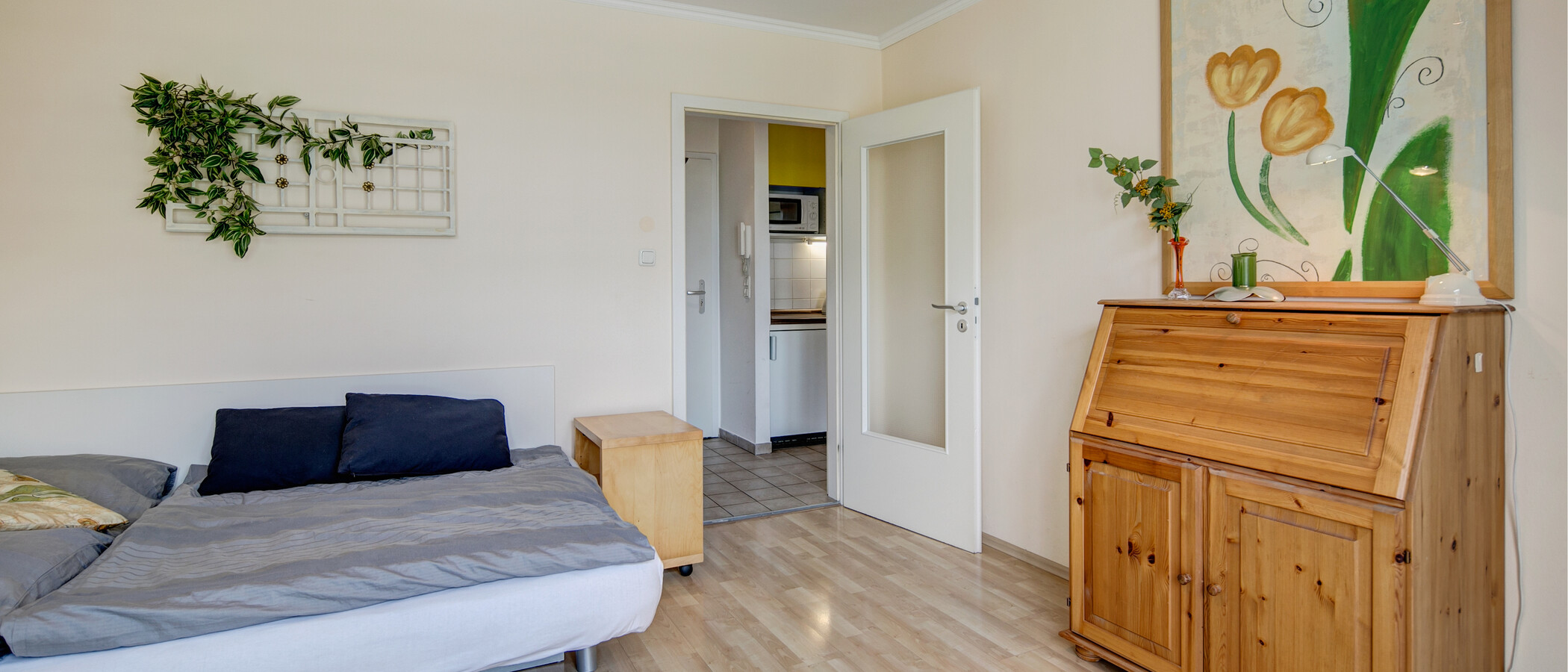 квартира München Schwabing (links der Leopoldstraße) 03 гостиная 2236