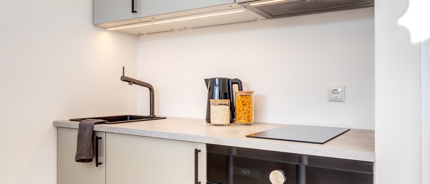 квартира München Schwabing-Nord (zw. Leopoldstraße & Englischen Garten) 01 кухня 2242