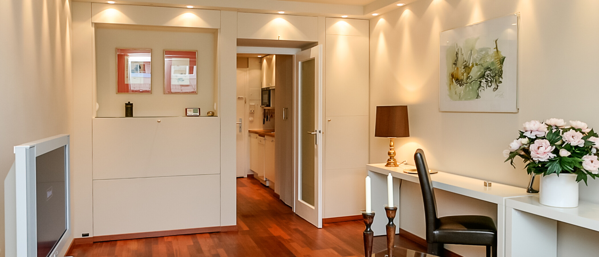 квартира München Schwabing (links der Leopoldstraße) 02 гостиная 2333