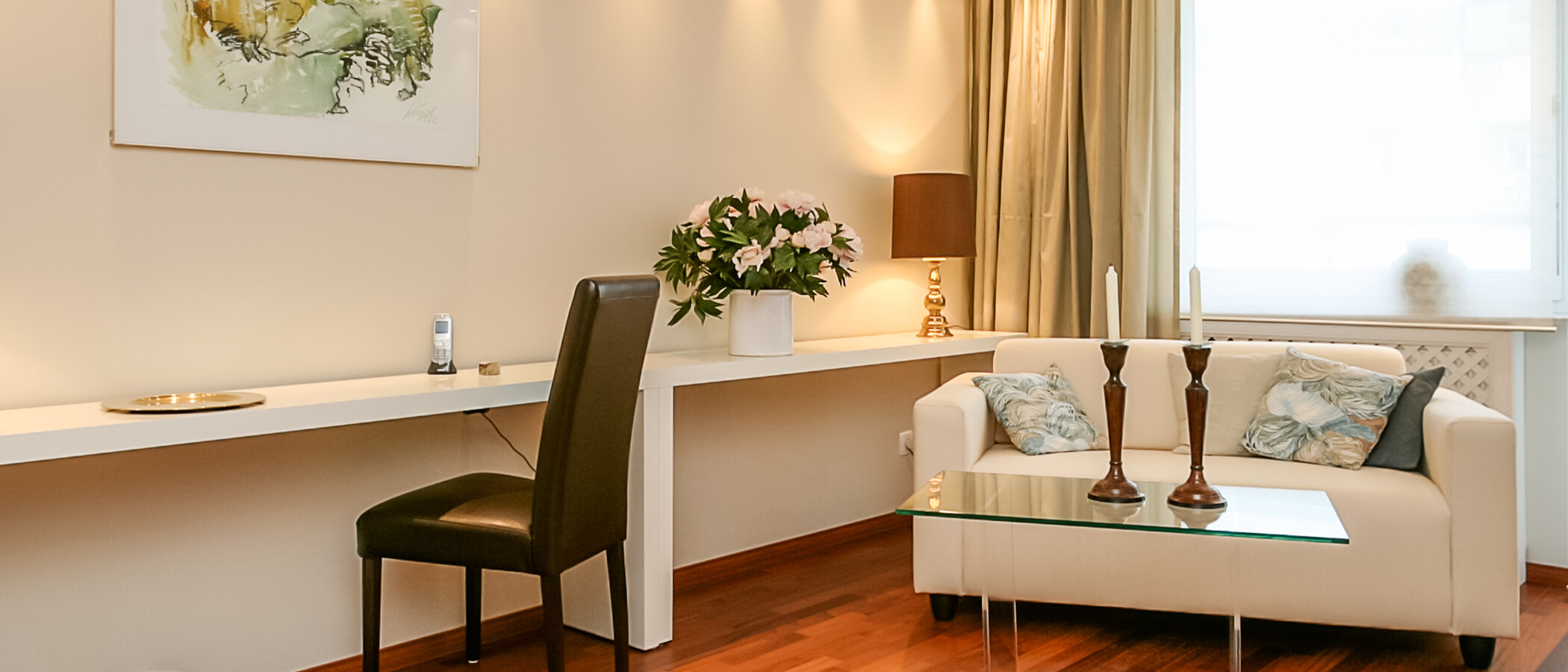 квартира München Schwabing (links der Leopoldstraße) 04 гостиная 2333