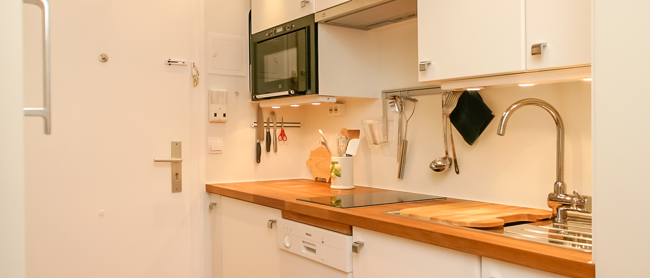 квартира München Schwabing (links der Leopoldstraße) 02 кухня 2333